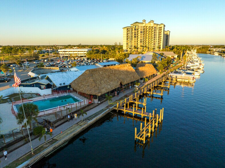 More Photos Of 3444 Marinatown Ln, North Fort Myers Unknown For Lease