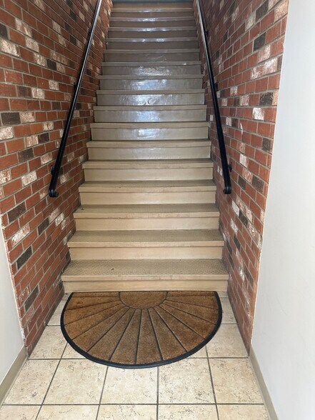 More Photos Of 22-26 W Main St, Patchogue Storefront Retail Office For Lease