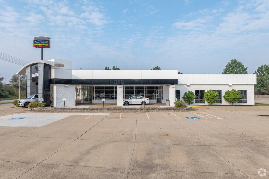 More Photos Of 940 Babbitt Rd, Euclid Auto Dealership For Lease