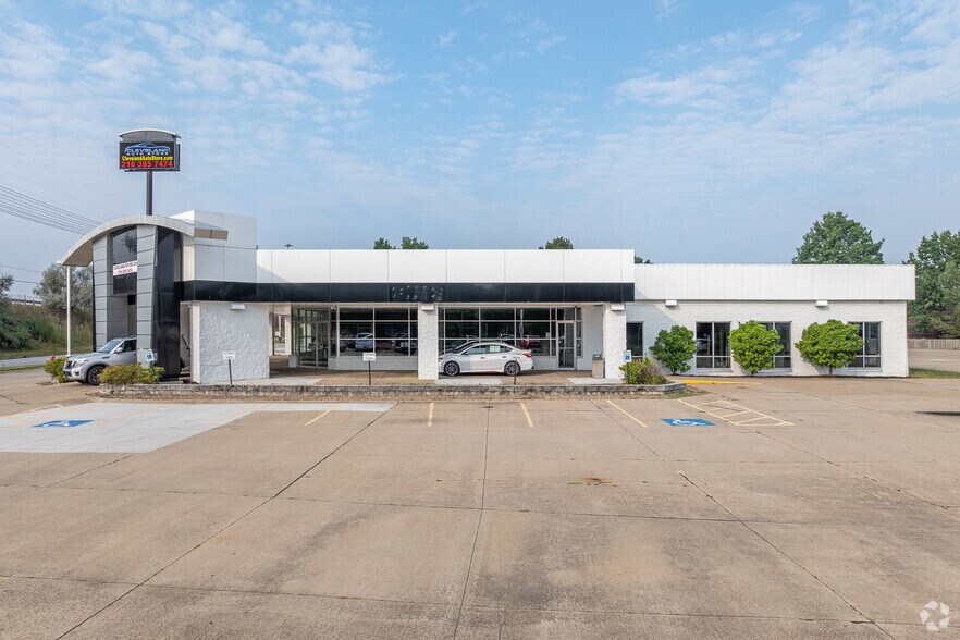 More Photos Of 940 Babbitt Rd, Euclid Auto Dealership For Sale