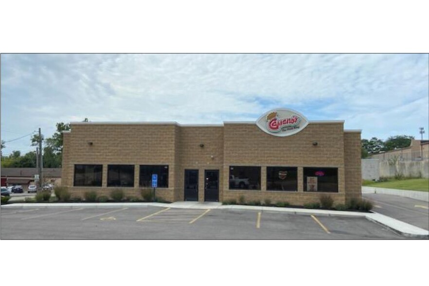 Primary Photo Of 901 N Bechtle Ave, Springfield Restaurant For Lease