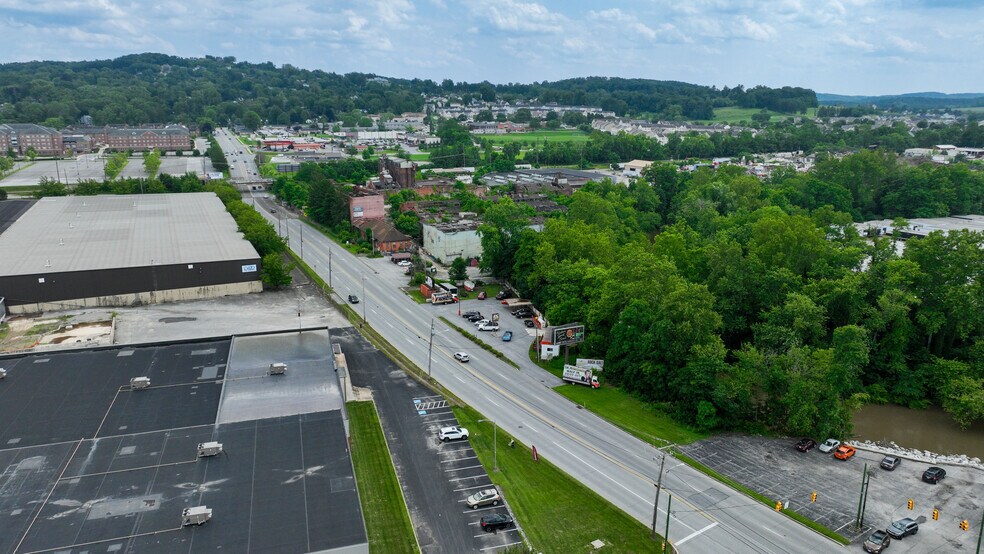 More Photos Of 678 S Richland Ave, York Land For Sale