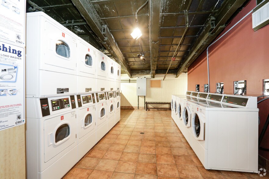 More Photos Of 343 S Dearborn St, Chicago Apartments For Lease