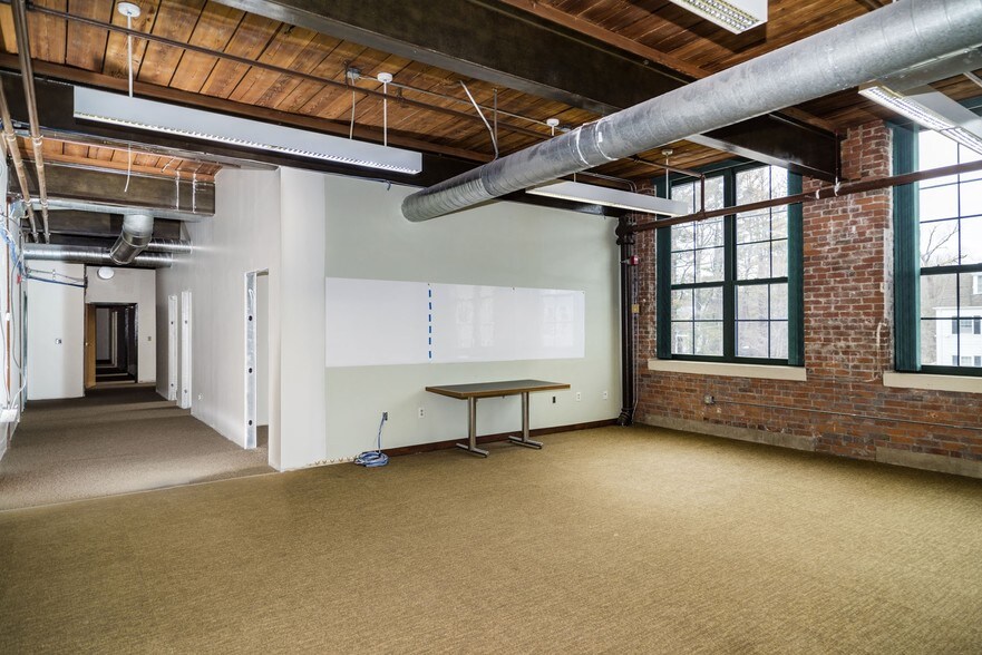 More Photos Of 11 Main St, Mystic Medical For Lease