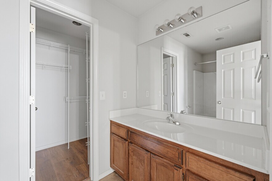 More Photos Of 3403 SW Deerfield Blvd, Bentonville Multifamily For Sale