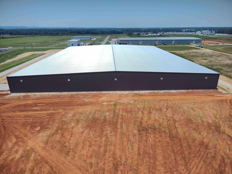 More Photos Of 290 Counts Dr, Muscle Shoals Manufacturing For Sale