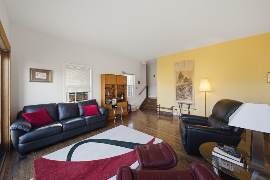 More Photos Of 3624 216th St, Matteson Flex For Sale