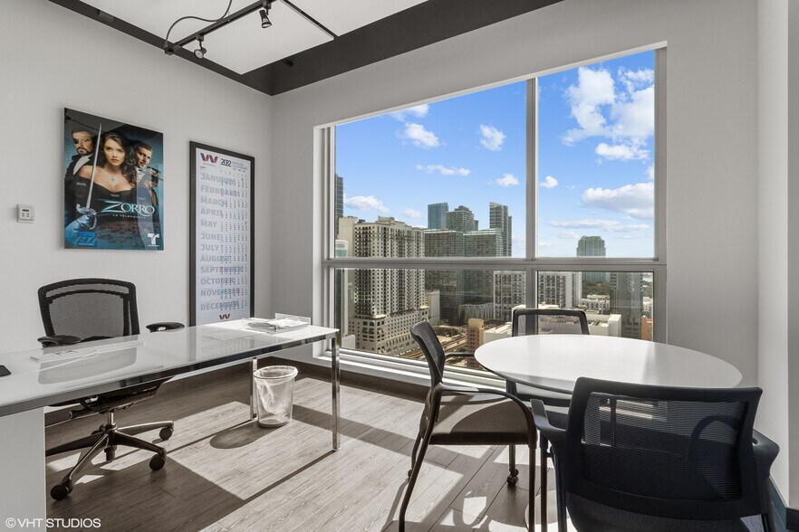 More Photos Of 175 SW 7th St, Miami Medical For Lease