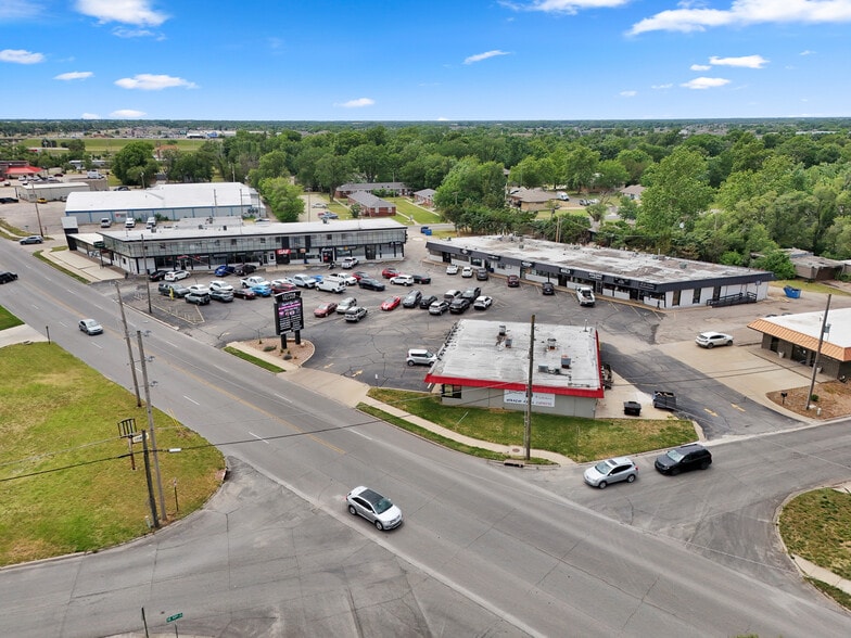 Primary Photo Of , Newton General Retail For Sale