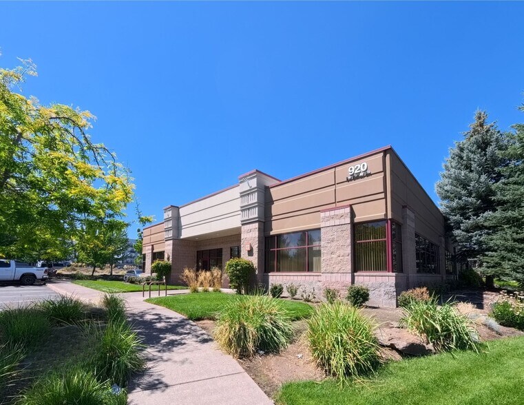 More Photos Of 920 SW Emkay Dr, Bend Medical For Lease