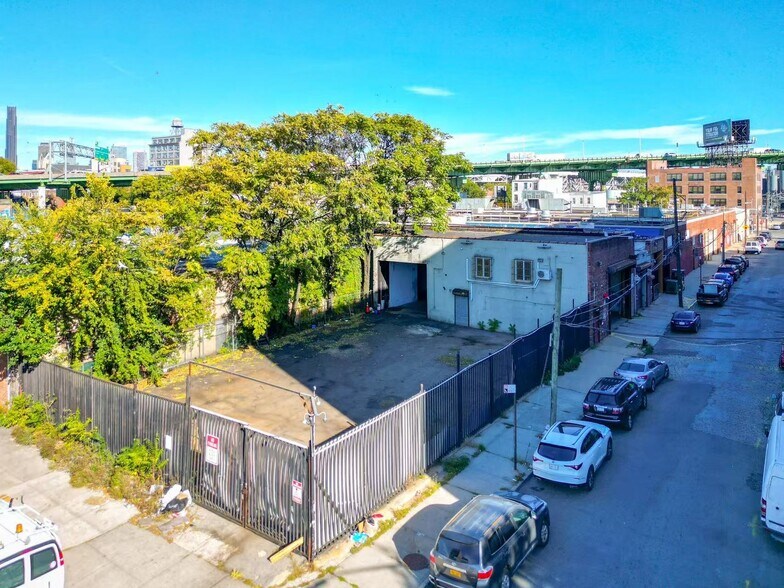 More Photos Of 195 Bush St, Brooklyn Warehouse For Lease