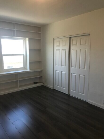 More Photos Of 2016-2020 E Main St, Ventura Storefront Retail Office For Sale
