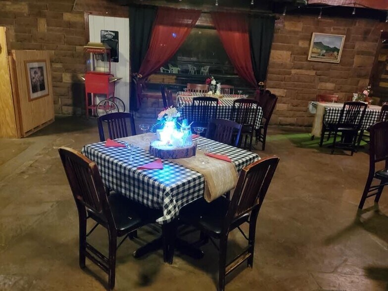 More Photos Of 607 W Main St, Payson Bar For Sale