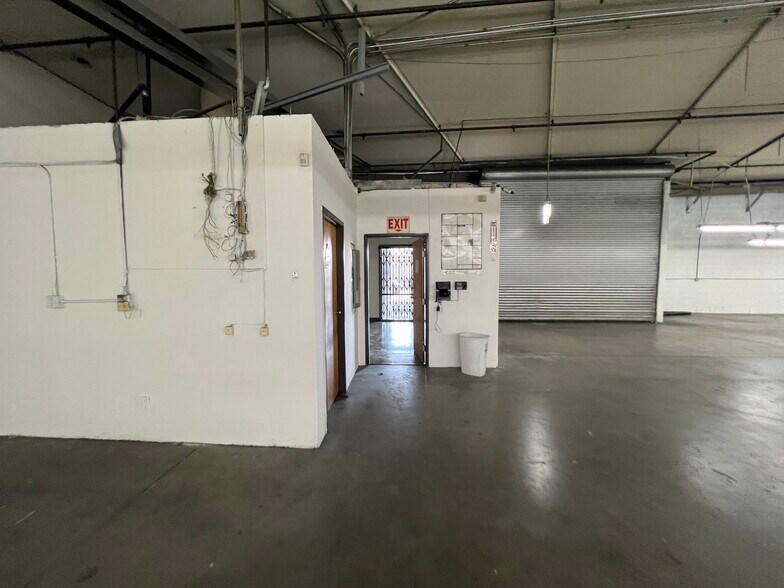 More Photos Of 1341-1377 S Santa Fe Ave, Los Angeles Warehouse For Lease
