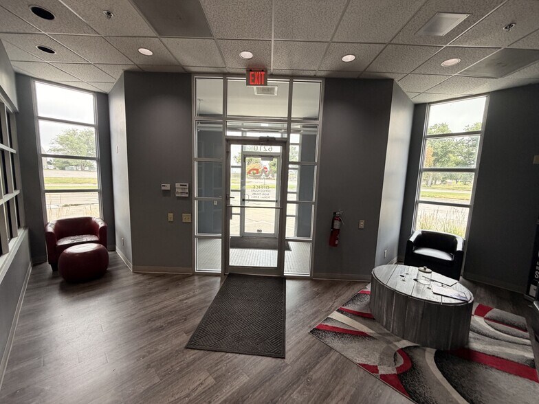 More Photos Of 6240 Abbott Dr, Omaha Distribution For Lease