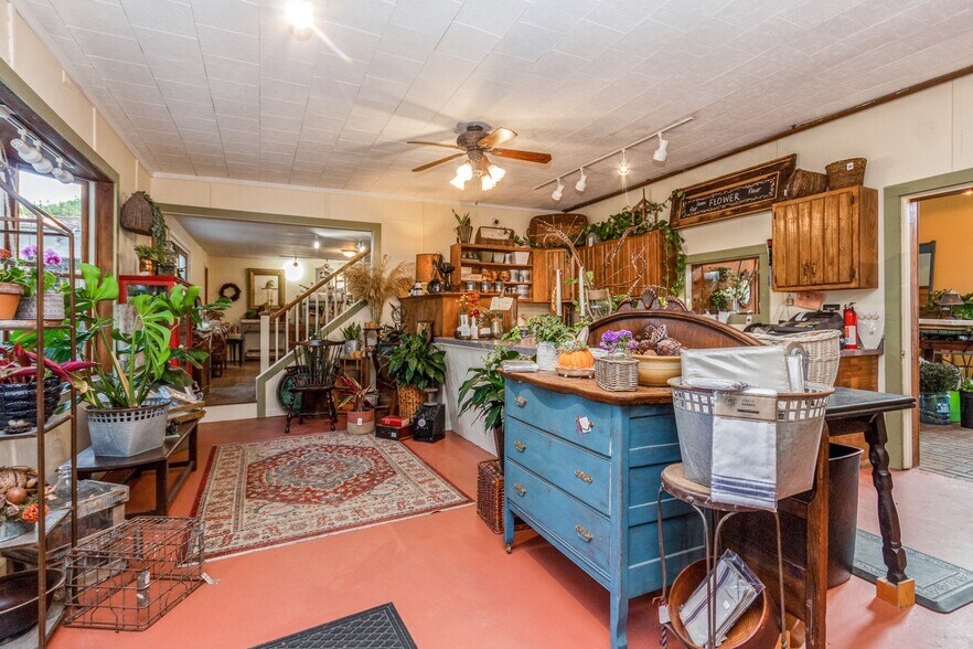 More Photos Of 178 Charles Colman Blvd, Pawling Garden Center For Sale