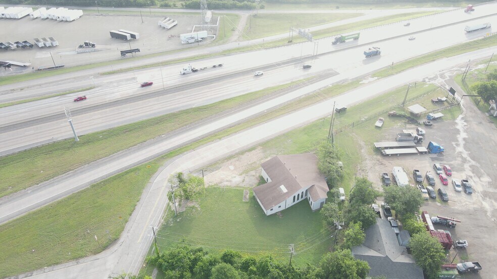 Primary Photo Of 920 Main St, Hutchins Specialty For Sale