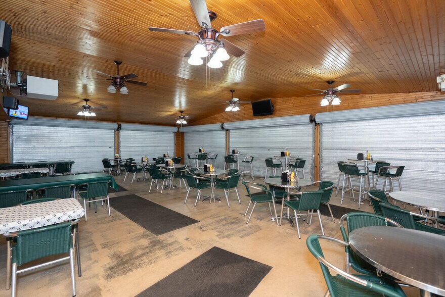 More Photos Of 596 Busha Hwy, Marysville Bar For Sale