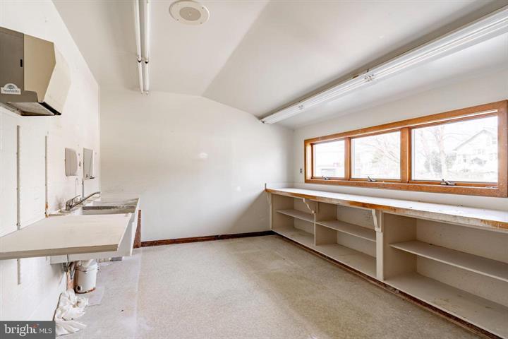 More Photos Of 915 N Hanover St, Elizabethtown Medical For Sale