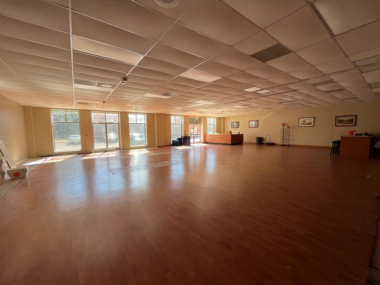 More Photos Of 699 Bultman Dr, Sumter Storefront Retail Office For Lease