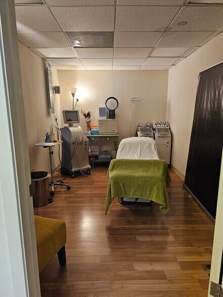 More Photos Of 4450 Capitola Rd, Capitola Office For Lease