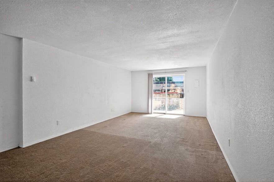 More Photos Of 6405 NE Hazel Dell Ave, Vancouver Apartments For Sale
