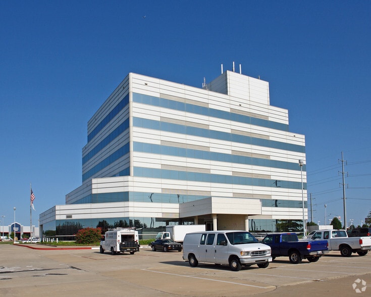 More Photos Of 3800 N May Ave, Oklahoma City Office For Sale
