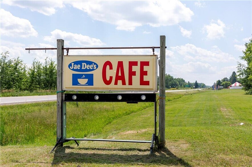 More Photos Of W4118 State Hwy 8, Glen Flora Restaurant For Sale