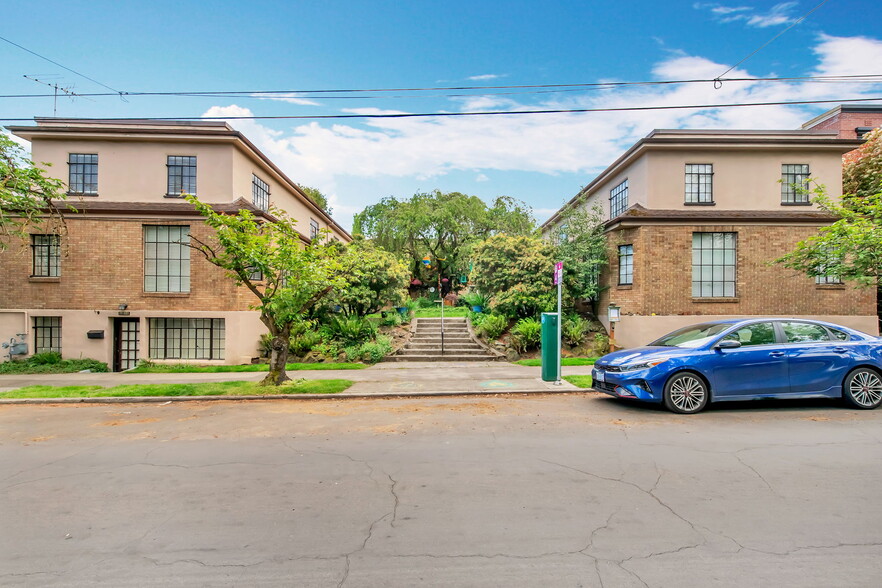 More Photos Of 2336 NW Pettygrove St, Portland Apartments For Sale