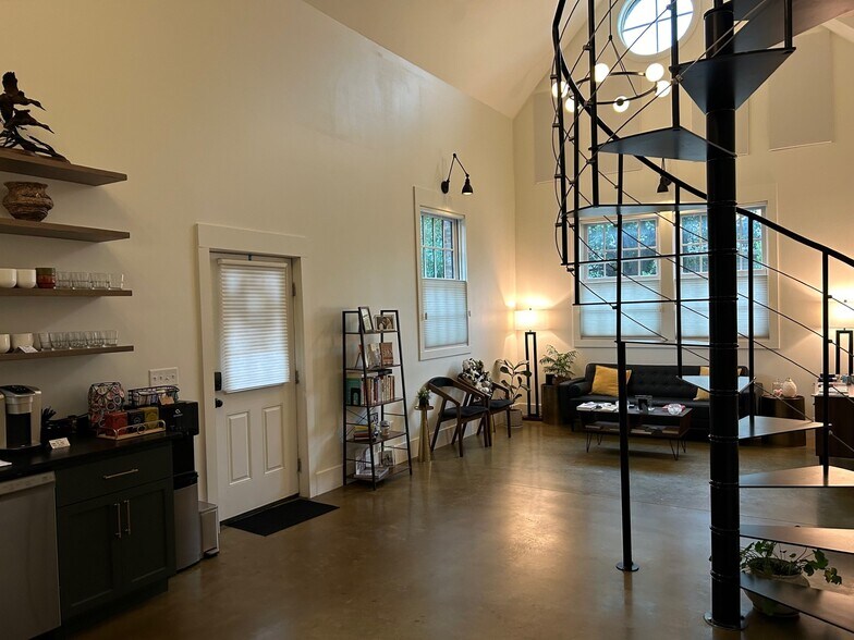 More Photos Of 1326 4th Ave N, Nashville Office For Sale