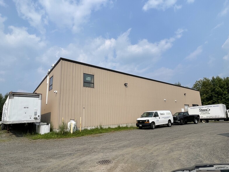 More Photos Of 14 Pond Rd, Sidney Industrial For Lease