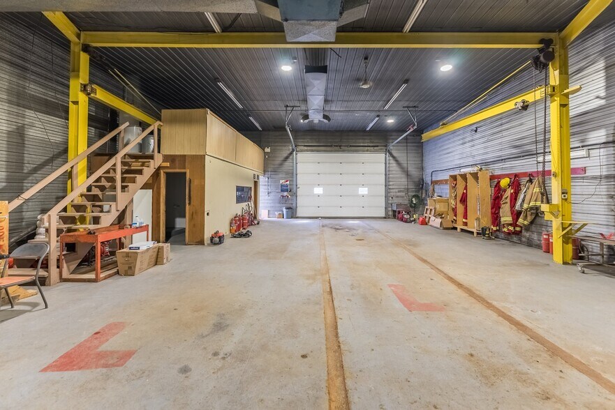 More Photos Of 18 Rue De Clarendon, Portage-du-fort Warehouse For Sale