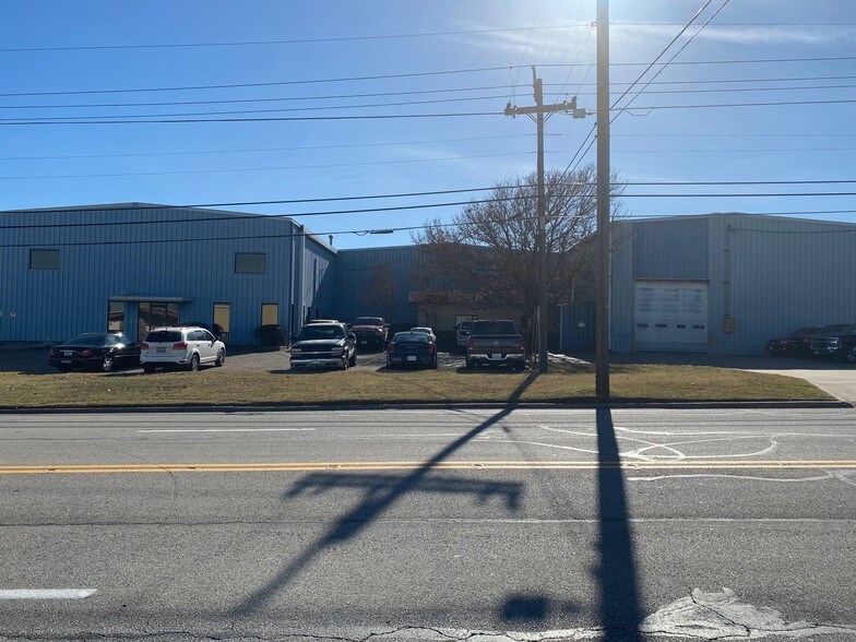 More Photos Of 1215 Industrial Blvd, Temple Warehouse For Lease