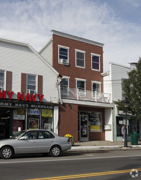 More Photos Of 1610 Main St, Port Jefferson Storefront Retail Residential For Lease