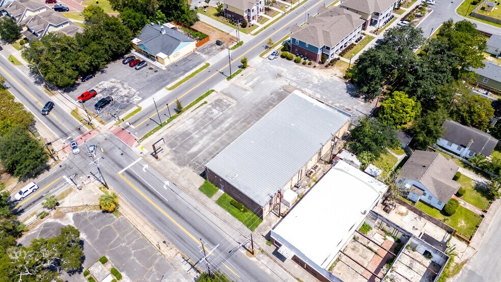 More Photos Of 802 Pennsylvania Ave, Savannah Freestanding For Sale