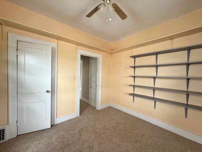 More Photos Of 4529 11th St, Rock Island Office For Sale