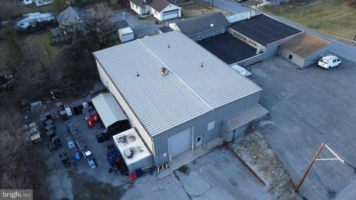 More Photos Of 122 Beech St, Carlisle Light Distribution For Lease