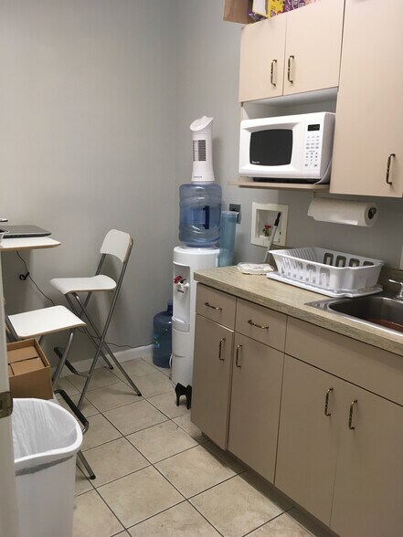More Photos Of 17521-17523 N Dale Mabry Hwy, Lutz Medical For Lease