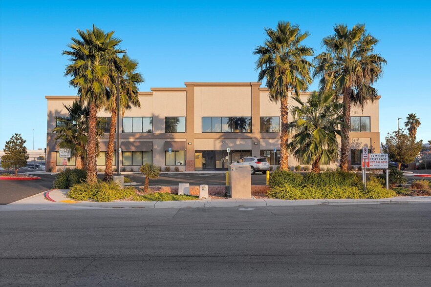 More Photos Of 7080 La Cienega St, Las Vegas Office For Sale