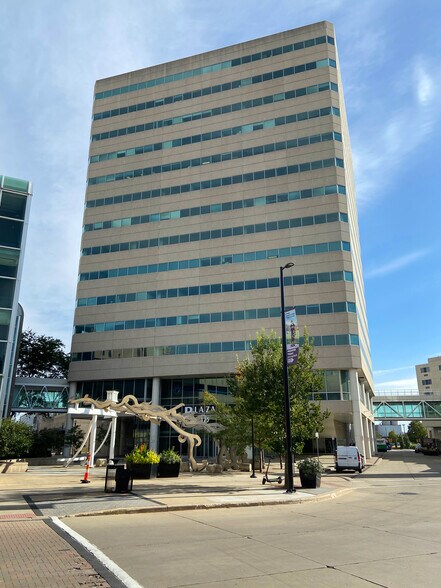 More Photos Of 425 2nd St SE, Cedar Rapids Office For Sale