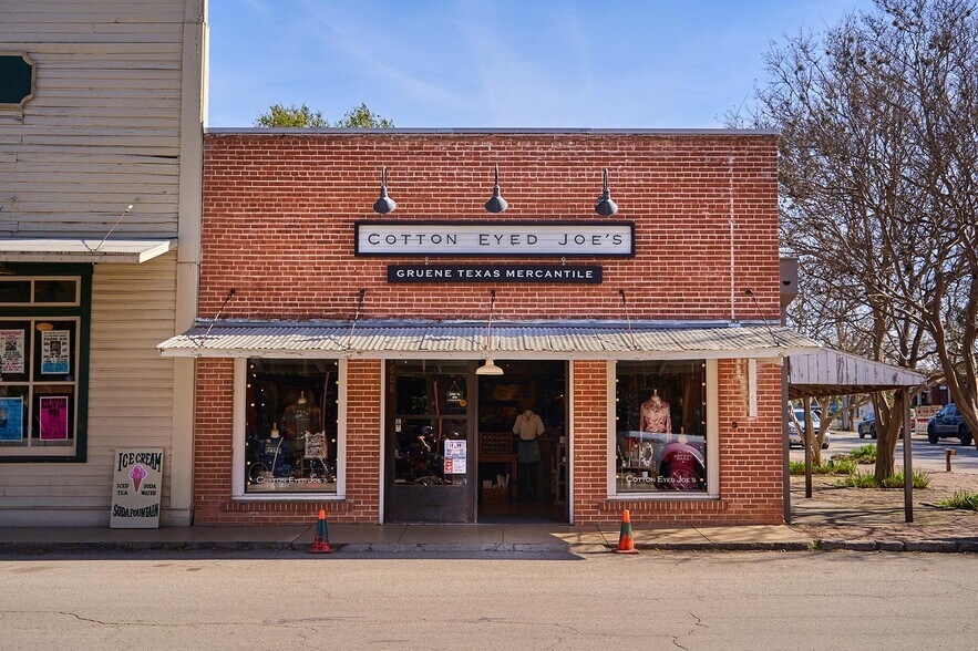 Primary Photo Of 1608 Hunter Rd, New Braunfels Storefront For Lease