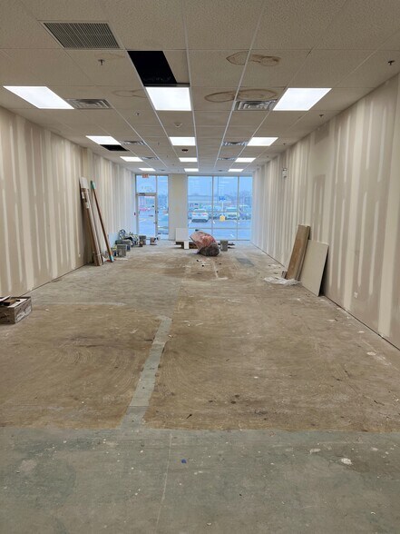 More Photos Of 3315 W 115th St, Merrionette Park General Retail For Lease