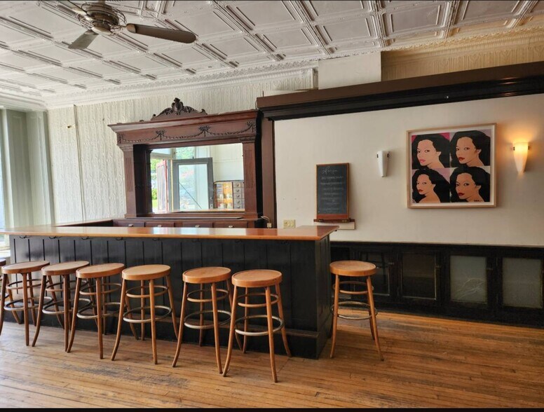 More Photos Of 64 Main St, Vinalhaven General Retail For Lease