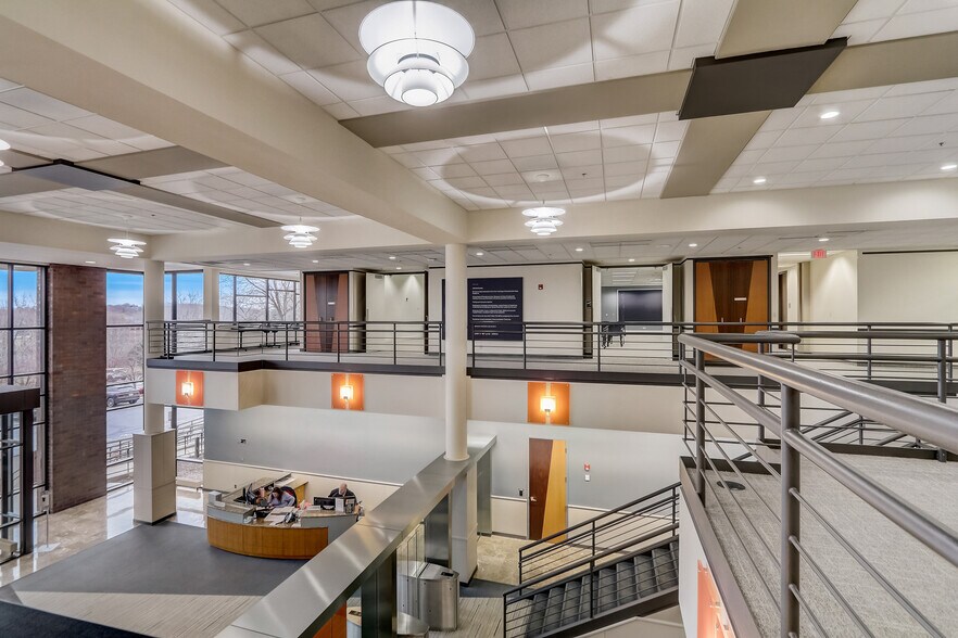 More Photos Of 255 Fiserv Dr, Brookfield Office For Sale