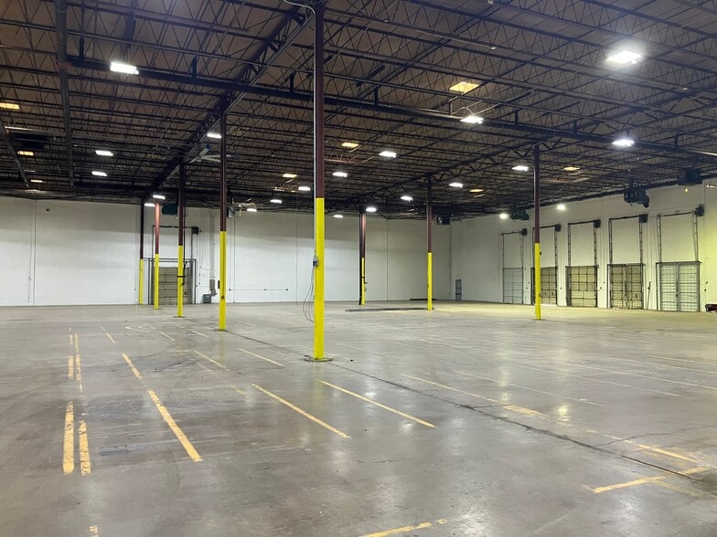 More Photos Of 11839 Shiloh Rd, Dallas Warehouse For Lease