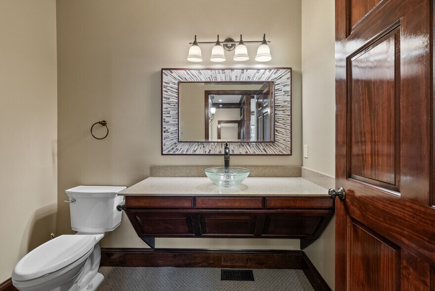 More Photos Of 616 Lana Dr, Cameron Office For Sale