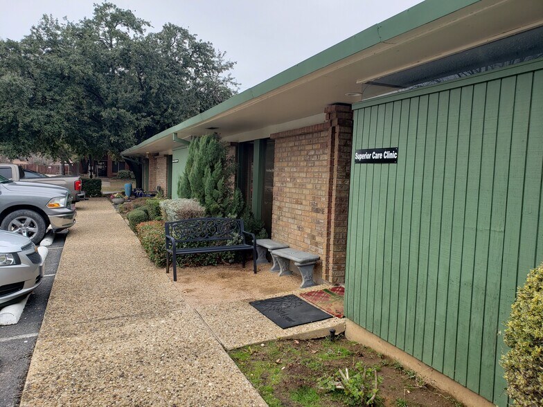 More Photos Of 3204 N MacArthur Blvd, Irving Medical For Sale