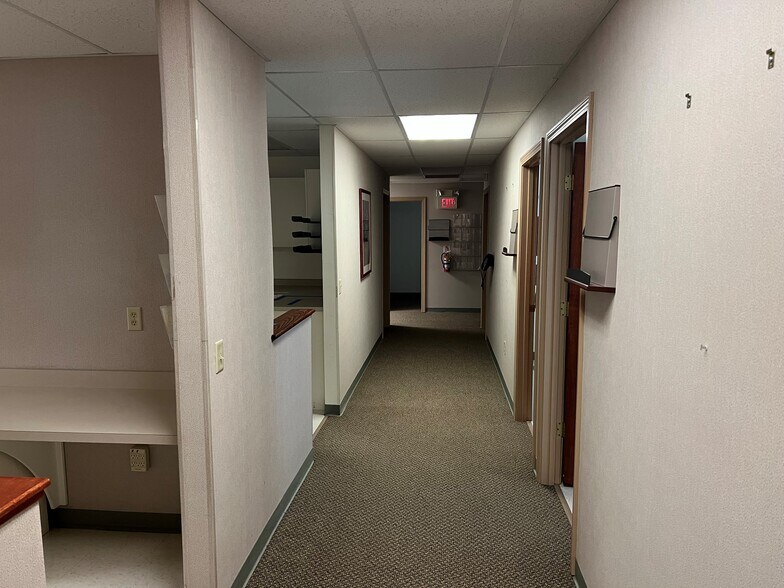 More Photos Of 123 Broadway St, Colchester Medical For Lease