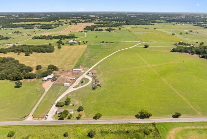 Primary Photo Of 204 County Road 107, Whitesboro Horse Stables For Sale