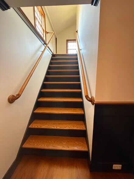 More Photos Of 931 Main St, South Glastonbury Office For Lease